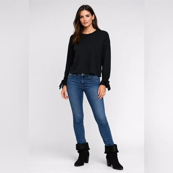 Berska Cotton Pullover with Wrist Ties - Picture 10 of 10